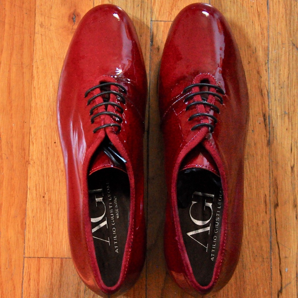 WOMENS LACE-UP FLATS